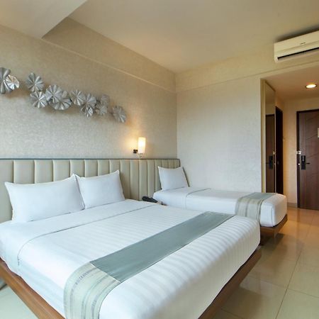 Solaris Hotel Malang Exterior photo
