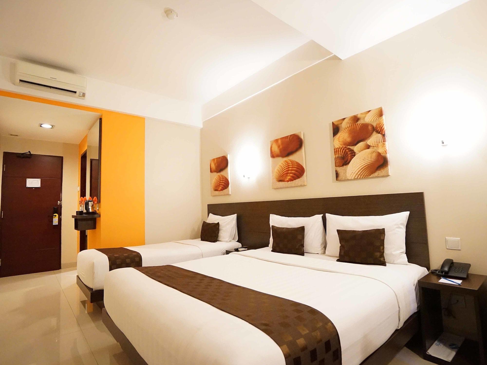 Solaris Hotel Malang Exterior photo