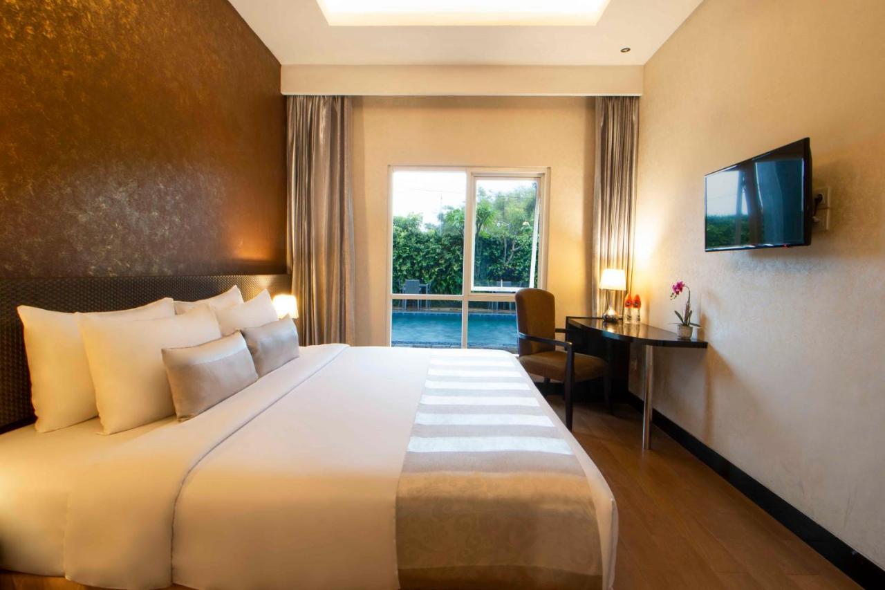 Solaris Hotel Malang Exterior photo