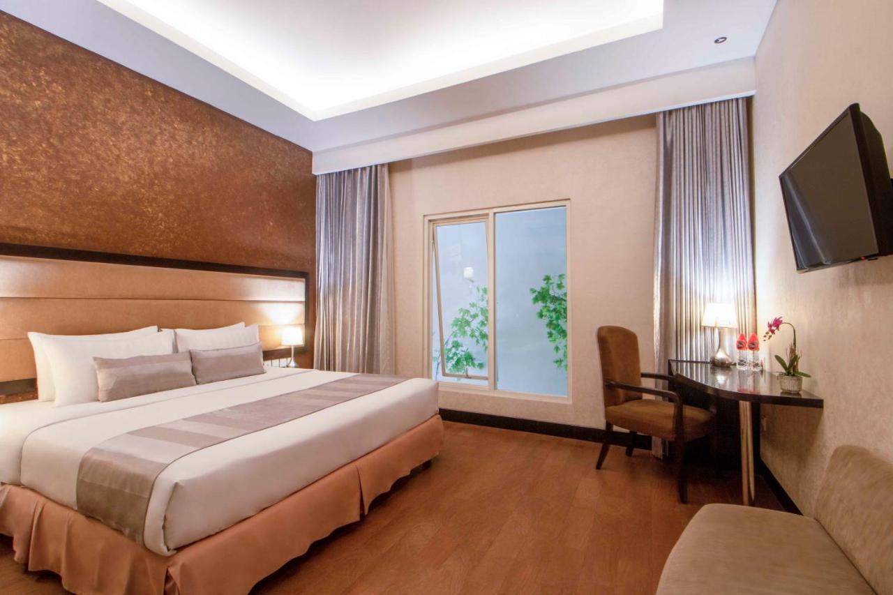 Solaris Hotel Malang Exterior photo