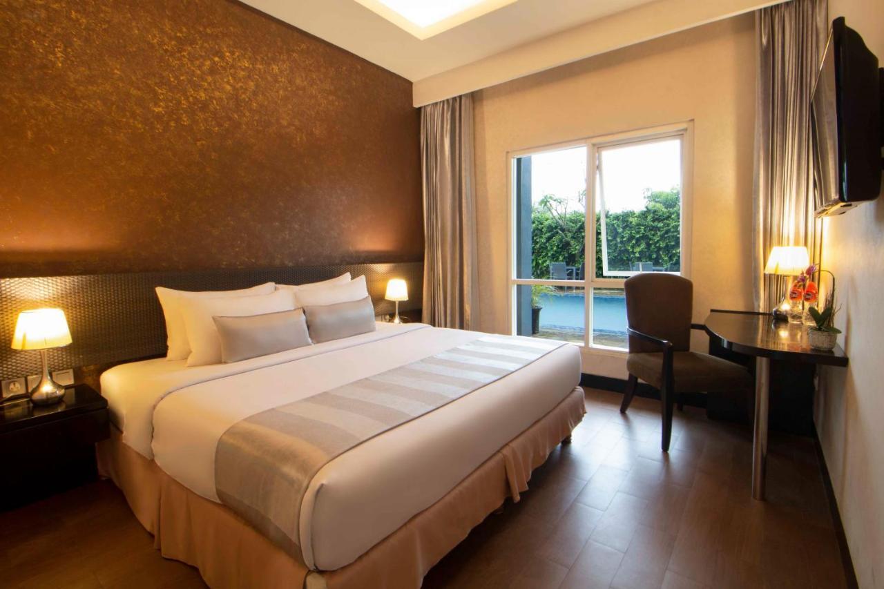 Solaris Hotel Malang Exterior photo