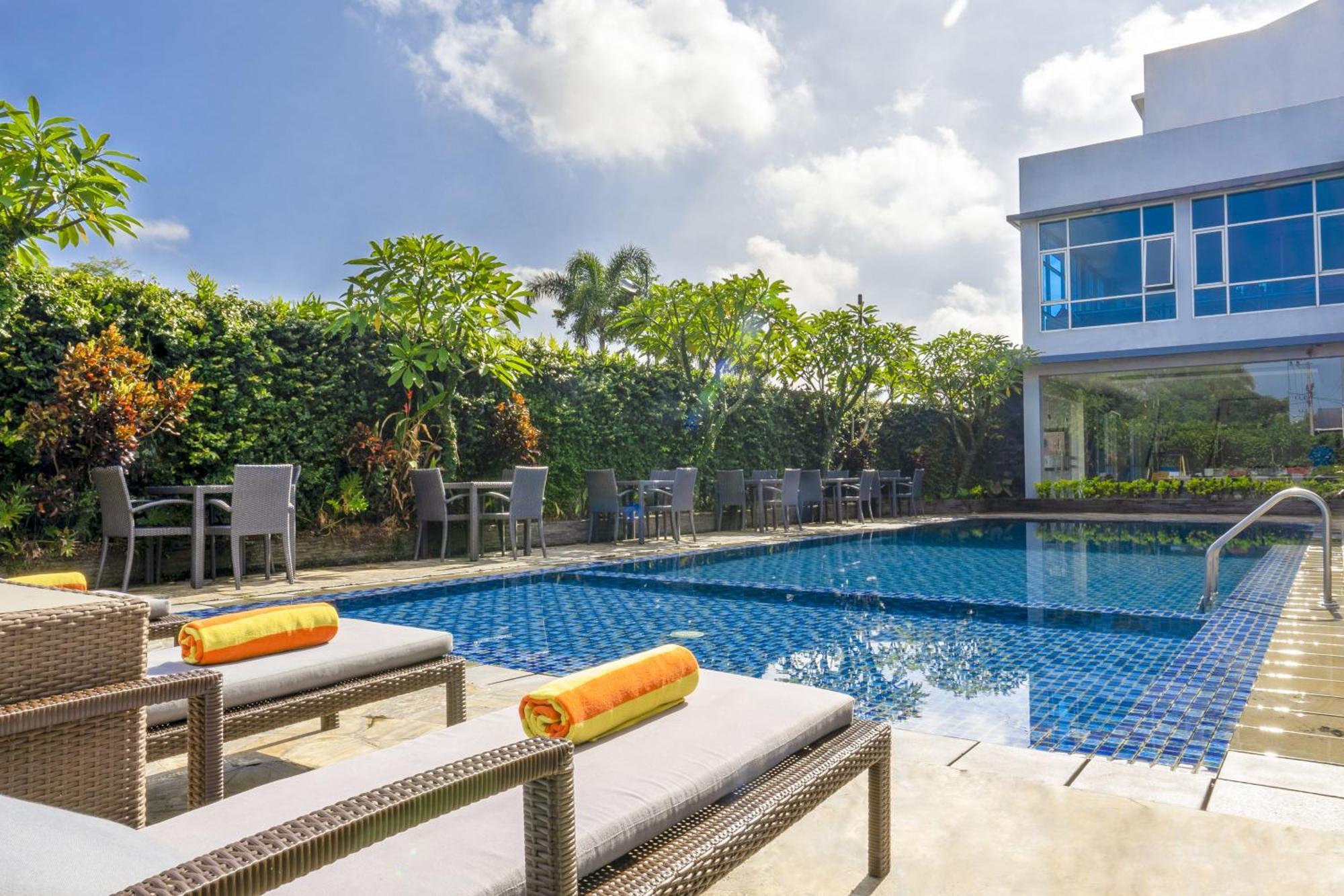 Solaris Hotel Malang Exterior photo
