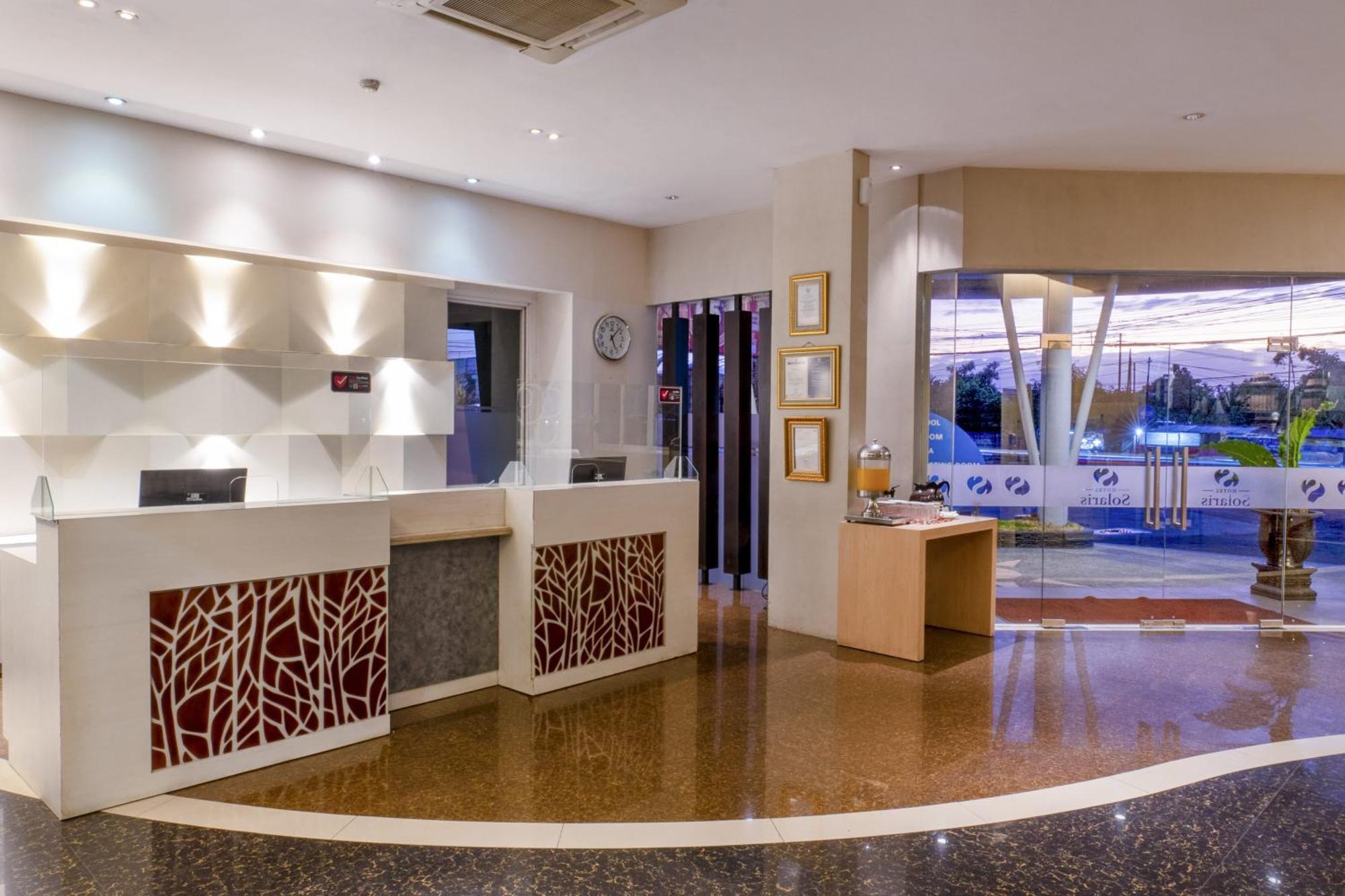 Solaris Hotel Malang Exterior photo