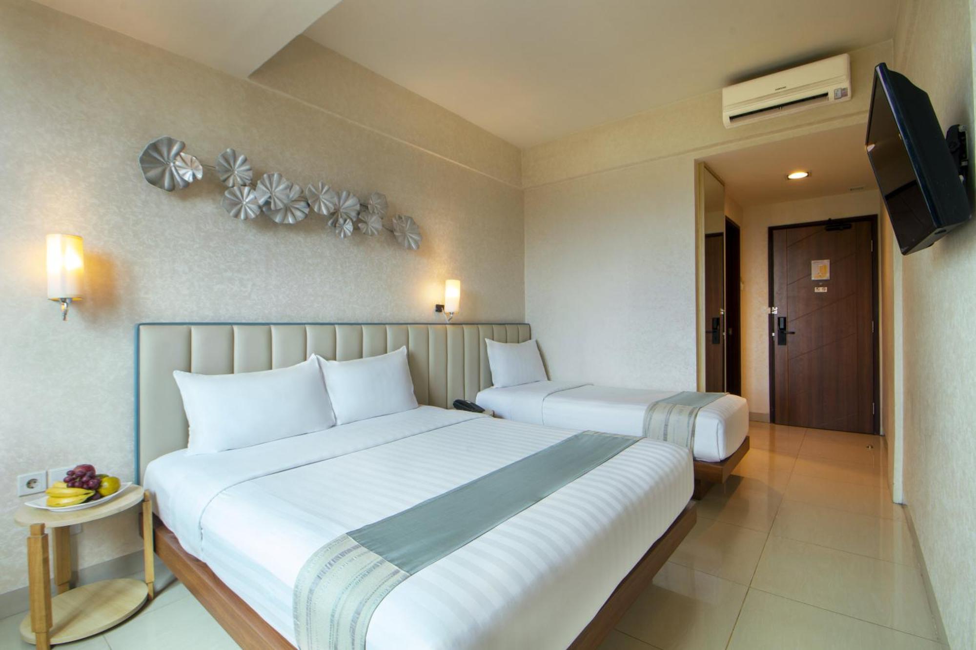 Solaris Hotel Malang Exterior photo
