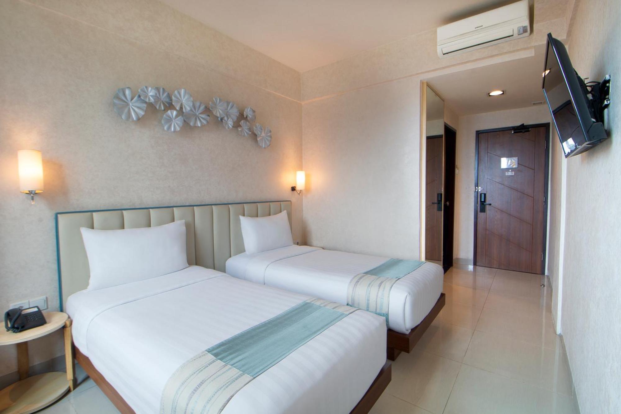 Solaris Hotel Malang Exterior photo